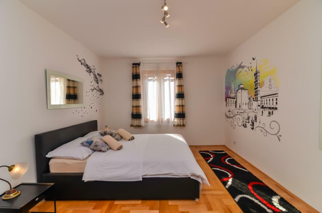 Centroom Zadar Bagian luar foto